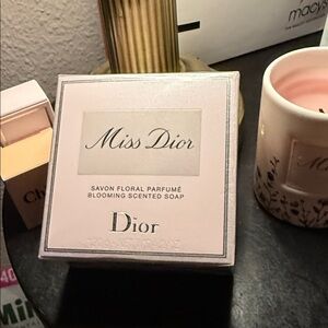 Dior Miss Dior Floral Scented Soap